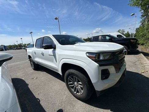 Used 2024 Chevrolet Colorado LT w/ LT Convenience Package RWD image 3
