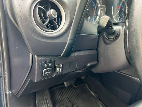 Used 2019 Toyota Corolla XSE FWD image 12