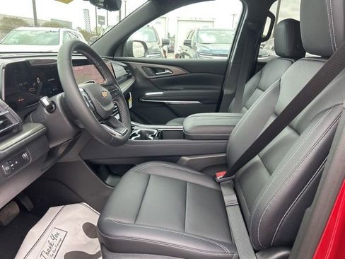 New 2026 Chevrolet Traverse LT w/ Sun and Wheel Package FWD image 15