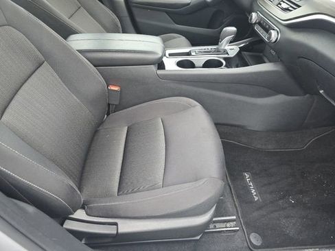 Used 2024 Nissan Altima 2.5 SV image 21