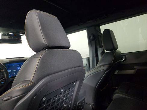 Used 2023 Ford Bronco Badlands AWD/4WD image 10