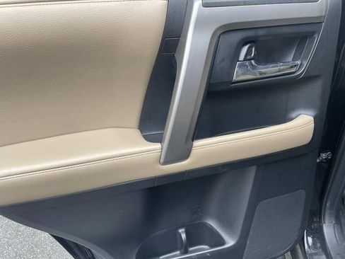 Used 2016 Toyota 4Runner SR5 Premium RWD image 11