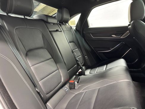 Used 2024 Jaguar XF R-Dynamic SE AWD/4WD image 39