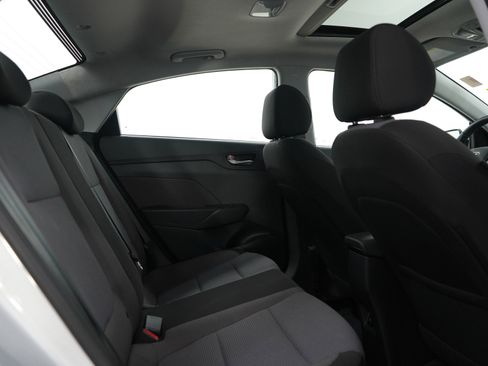 Used 2022 Hyundai Accent Limited image 13