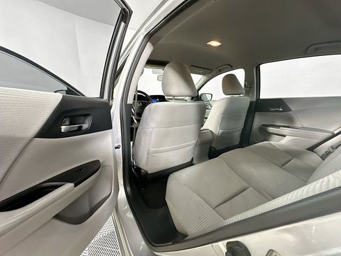 Used 2014 Honda Accord LX image 17
