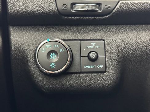 Used 2015 Chevrolet Traverse LTZ AWD/4WD image 19