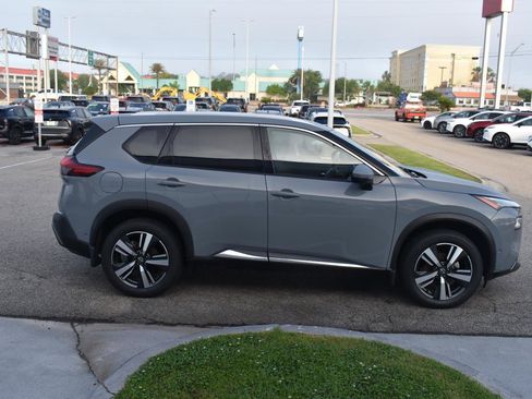 Used 2023 Nissan Rogue SL w/ SL Premium Package FWD image 15