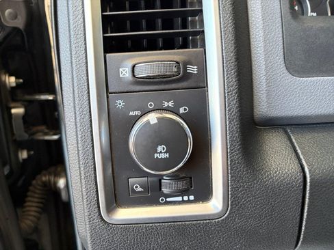 Used 2015 RAM 1500 Big Horn RWD image 28