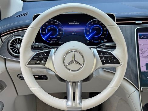 Used 2023 Mercedes-Benz EQE 500 4MATIC SUV w/ Exclusive Trim Package image 20