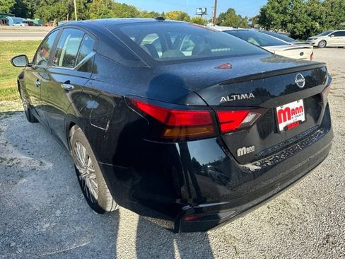 Used 2024 Nissan Altima 2.5 SV FWD image 17