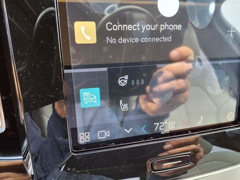 New 2025 Volvo XC40 B5 Ultra w/ Climate Package image 21