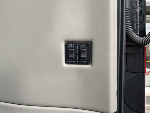 Used 2024 Mercedes-Benz Sprinter 3500 image 33