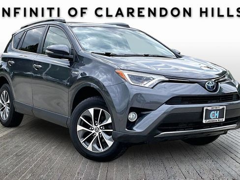 Used 2018 Toyota RAV4 XLE AWD/4WD image 1
