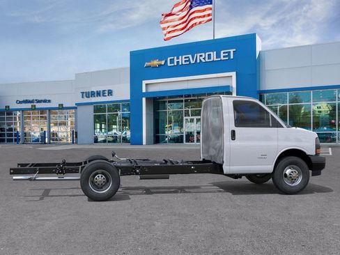 New 2025 Chevrolet Express 3500 w/ Power Convenience Package RWD image 5