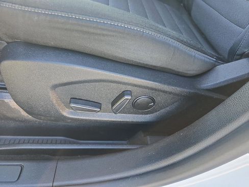 Used 2021 Ford Edge SE image 20