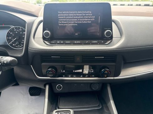 Used 2023 Nissan Rogue SV FWD image 18
