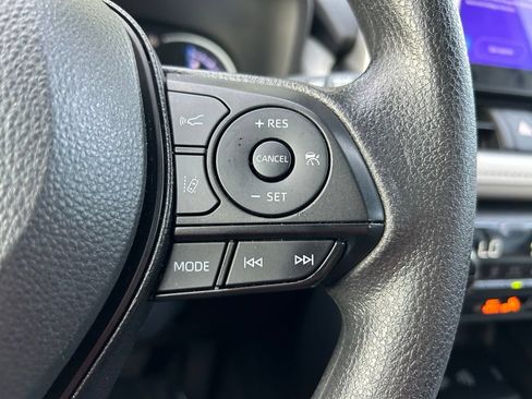Used 2024 Toyota RAV4 XLE AWD/4WD image 20