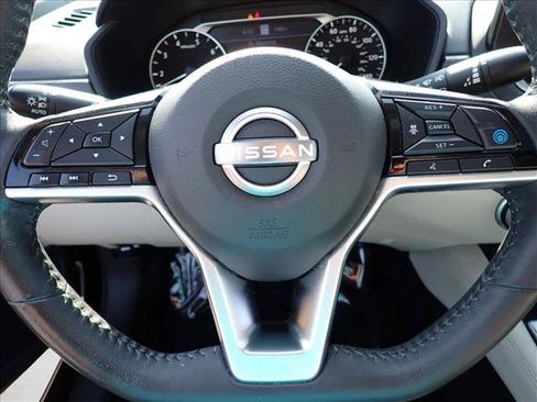 Used 2023 Nissan Altima 2.5 SV w/ SV Premium Package FWD image 16