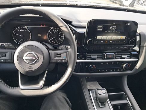 New 2025 Nissan Pathfinder SL w/ SL Premium Package image 13