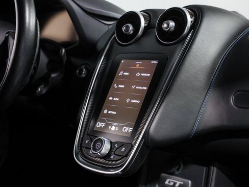 Used 2020 McLaren GT image 32