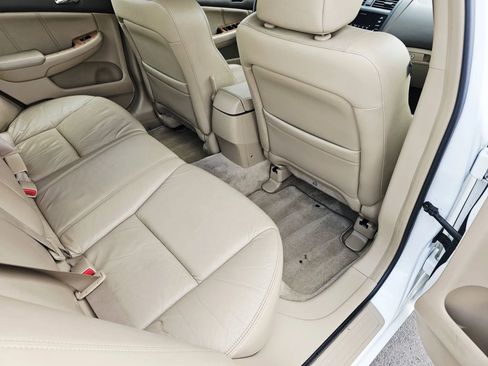 Used 2004 Honda Accord EX image 12