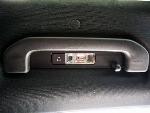 Used 2025 Mercedes-Benz GLS 450 4MATIC image 11