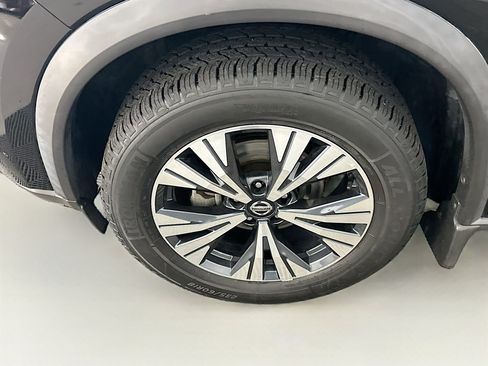 Used 2021 Nissan Rogue SV w/ Premium Package AWD/4WD image 11