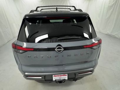 New 2026 Nissan Pathfinder Platinum w/ Lighting Package