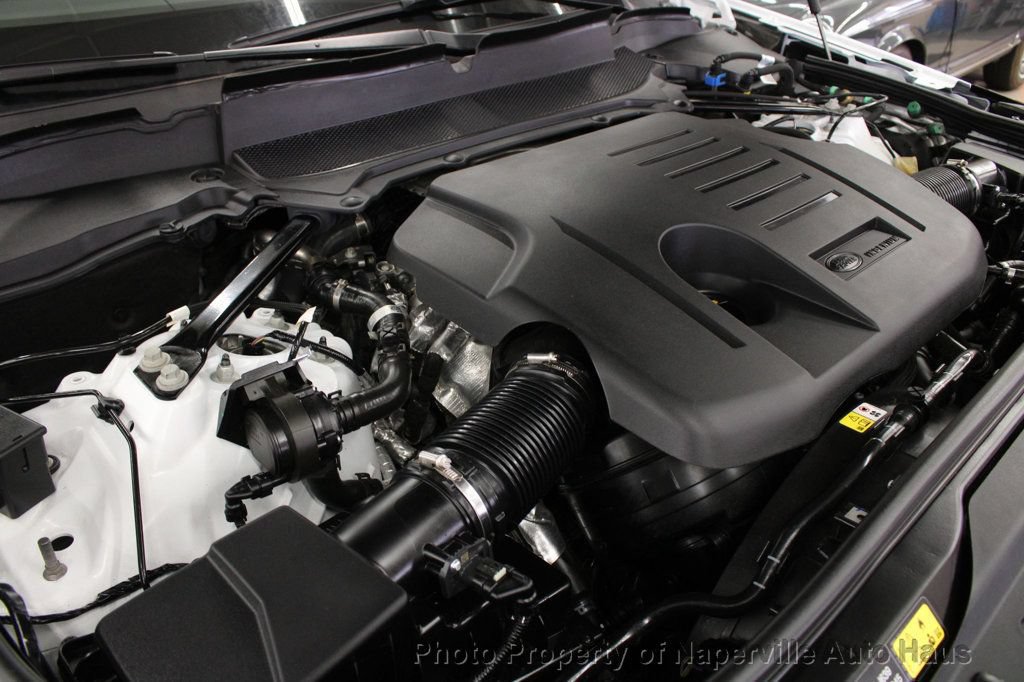 Used 2025 Land Rover Discovery Dynamic SE AWD/4WD image 48
