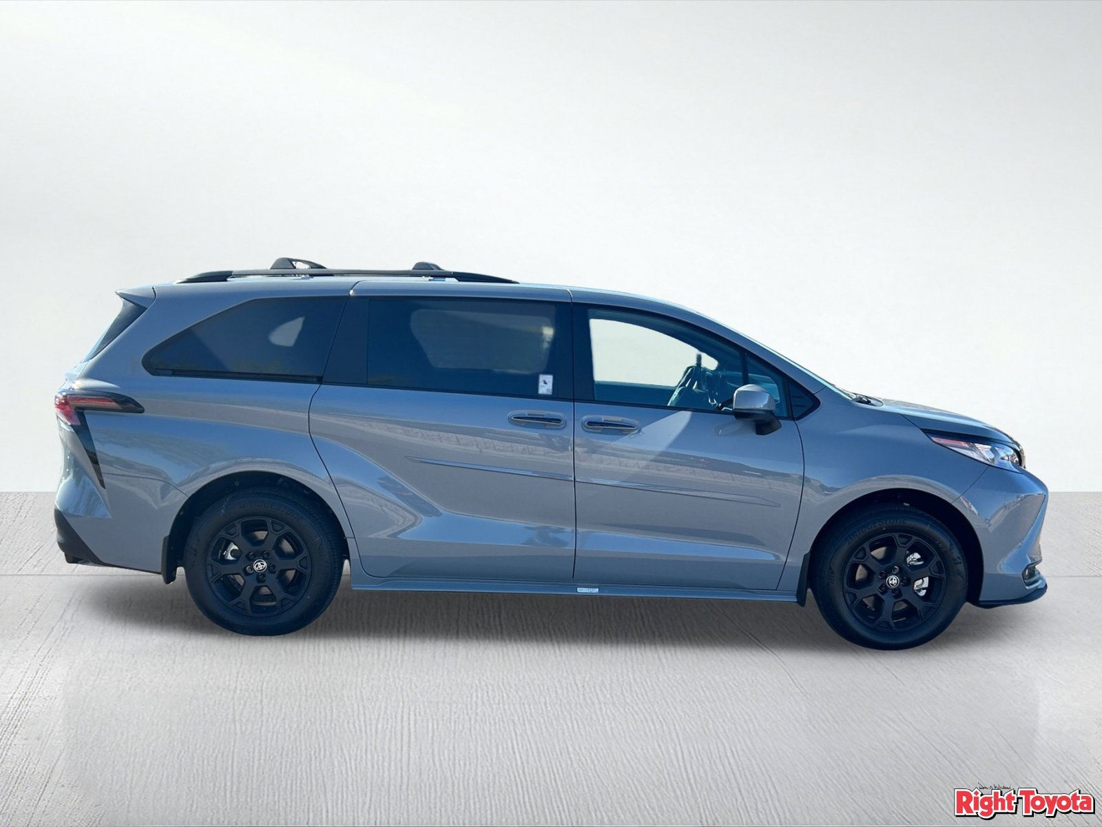 New 2026 Toyota Sienna XLE Woodland Edition AWD/4WD image 7