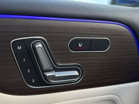 Used 2025 Mercedes-Benz GLB 250 250 image 13