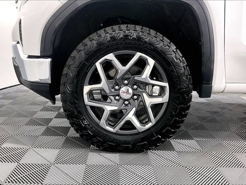 Used 2024 GMC Sierra 1500 SLT w/ SLT Premium Plus Package AWD/4WD image 8