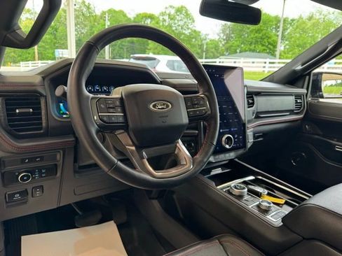Used 2024 Ford Expedition Limited AWD/4WD image 15