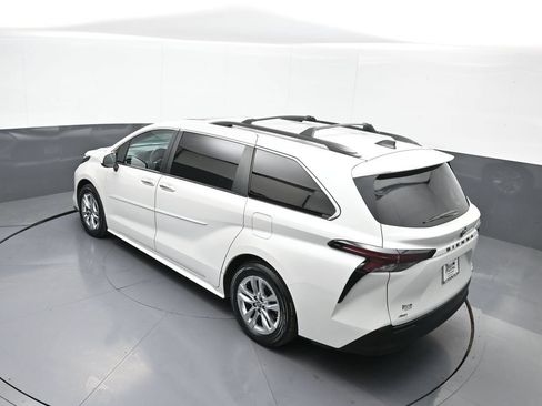 Used 2024 Toyota Sienna XLE w/ XLE Plus Package AWD/4WD image 42