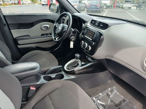 Used 2018 Kia Soul FWD image 21