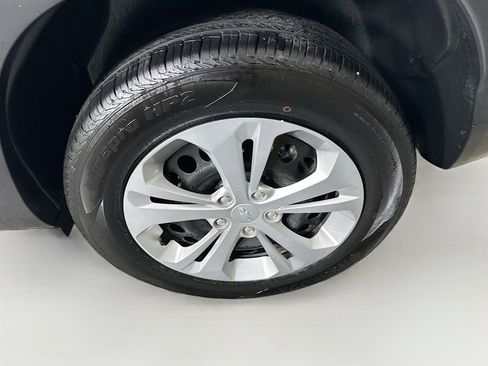 Used 2025 Chevrolet Trax LS image 11