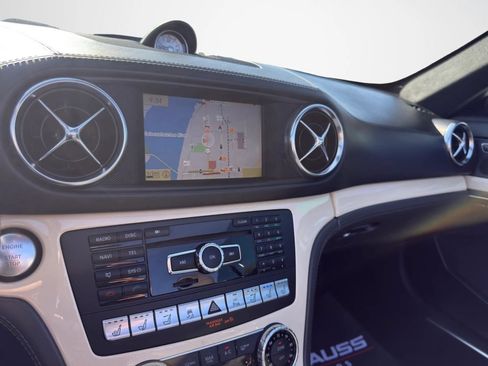 Used 2013 Mercedes-Benz SL 550 w/ Premium Pkg image 24