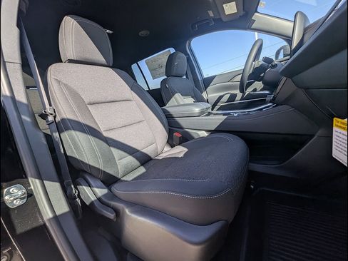 New 2026 Chevrolet Traverse LT w/ Driver Confidence Package FWD image 14