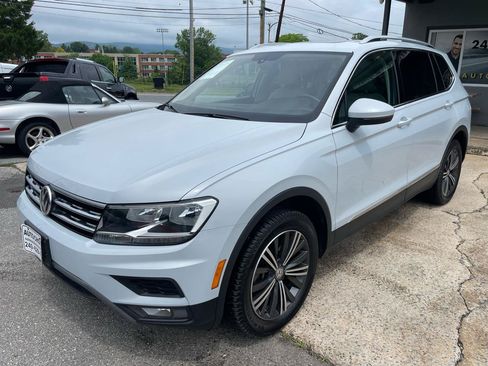 Used 2018 Volkswagen Tiguan SE AWD/4WD image 5