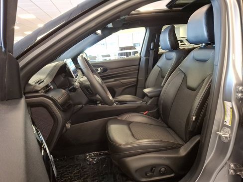 Certified 2023 Jeep Compass Latitude w/ Sun and Sound Group AWD/4WD image 13