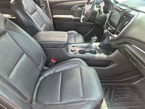 Used 2018 Chevrolet Traverse Premier w/ Driver Confidence II Package FWD image 27