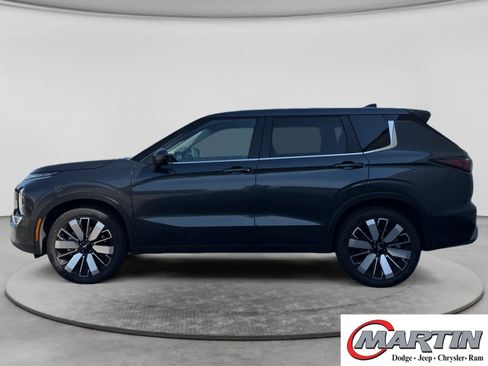 Used 2025 Mitsubishi Outlander SE AWD/4WD image 8