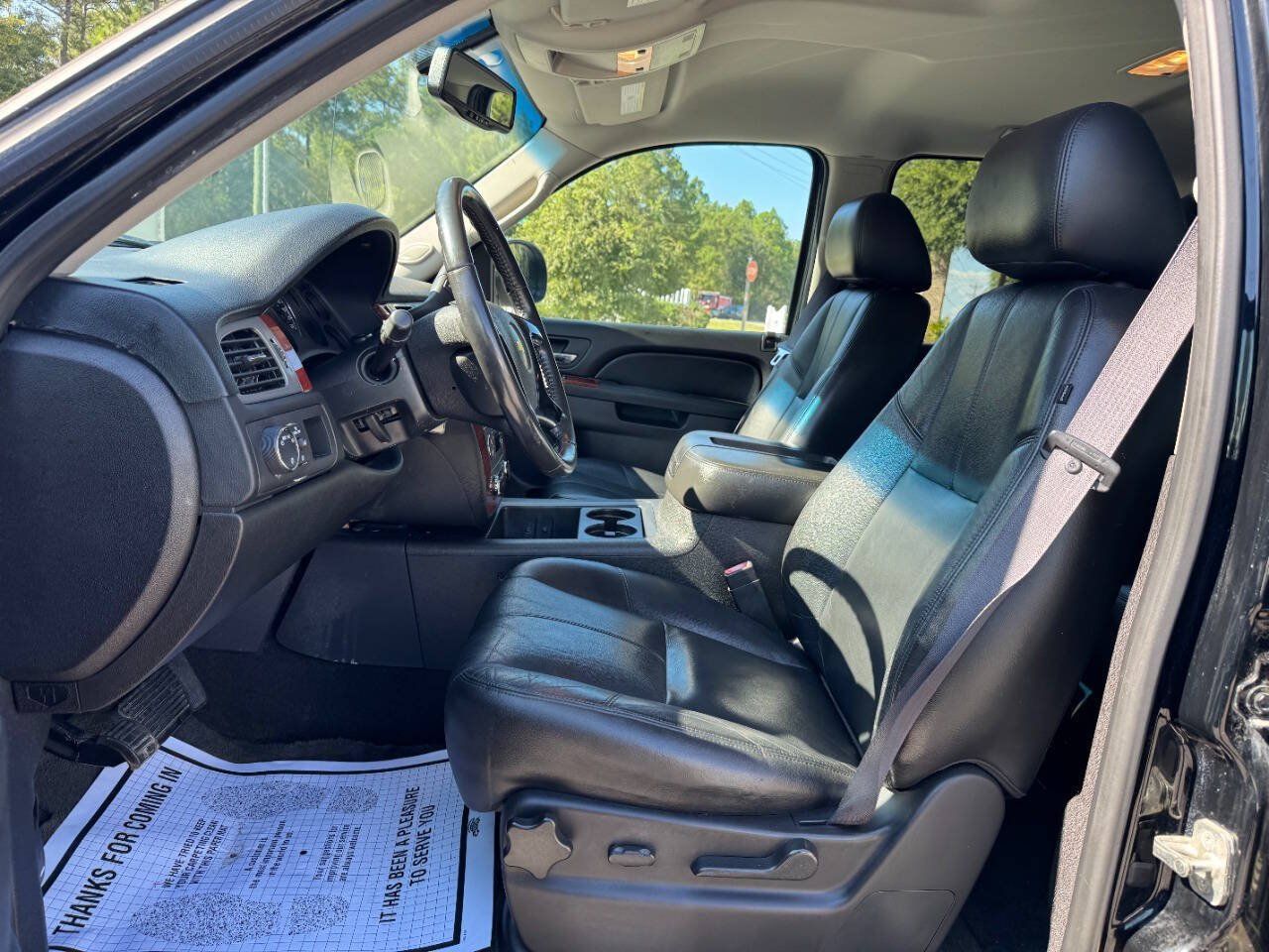 Used 2011 Chevrolet Avalanche LT w/ Regional Value Package RWD image 10