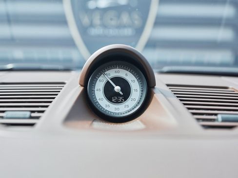 Used 2022 Porsche 911 Turbo S image 72