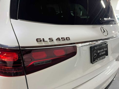 Used 2026 Mercedes-Benz GLS 450 4MATIC image 14
