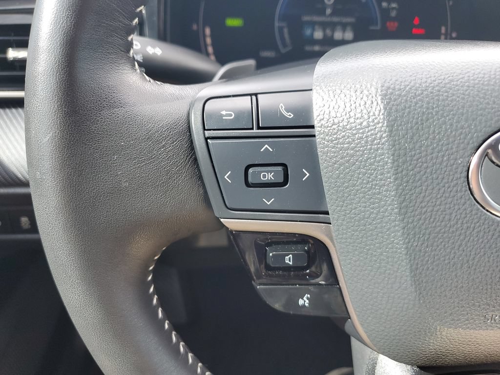 Used 2025 Toyota Camry SE w/ Convenience Package FWD image 19