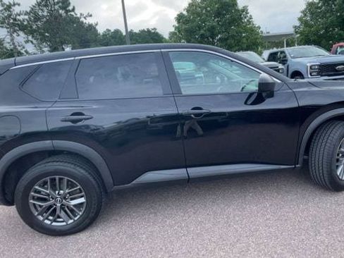 Used 2024 Nissan Rogue S AWD/4WD image 9
