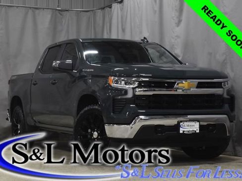 Used 2025 Chevrolet Silverado 1500 LT image 1