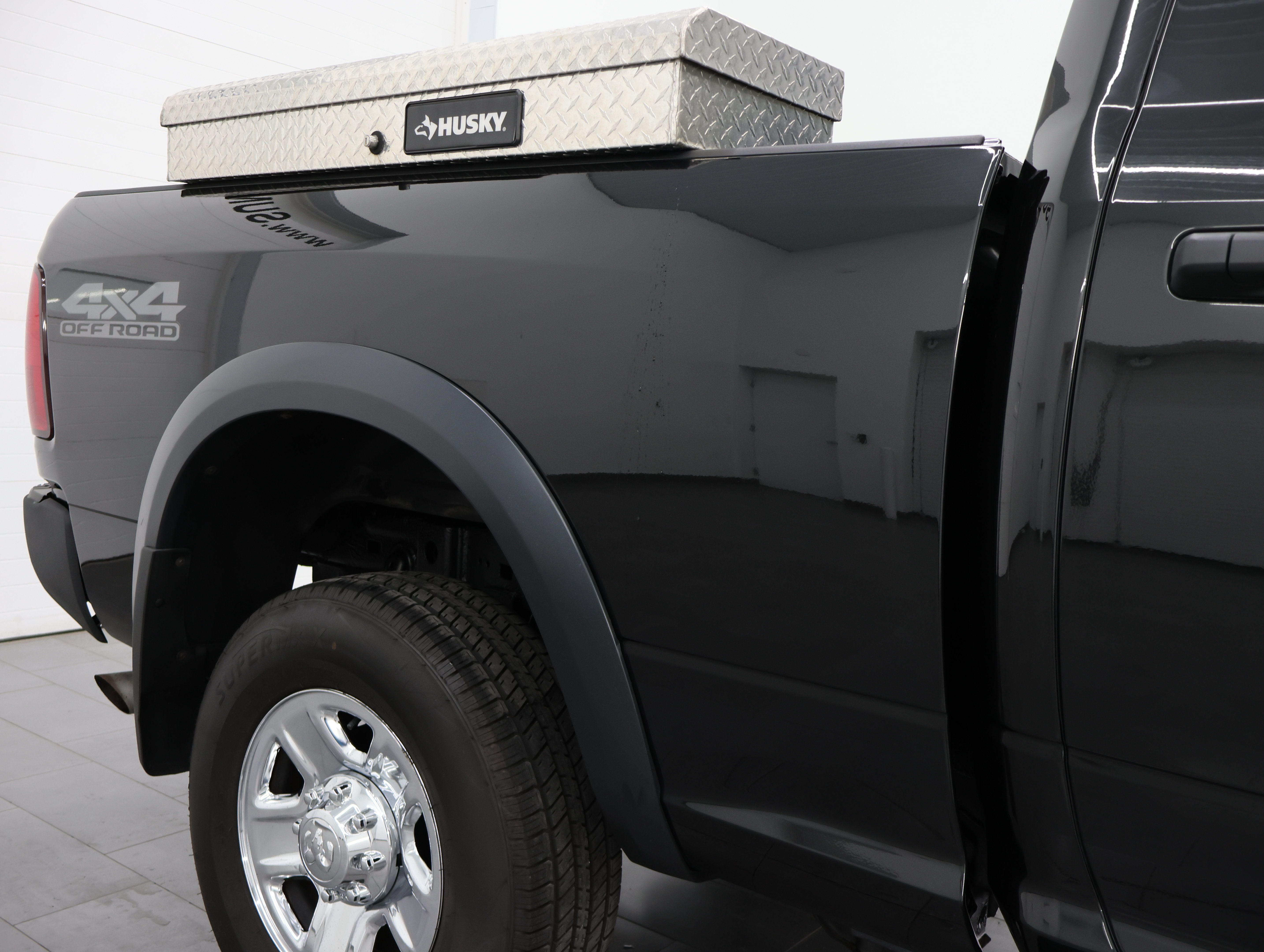 Used 2018 RAM 2500 Tradesman w/ Chrome Appearance Group AWD/4WD image 26