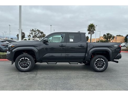 New 2025 Toyota Tacoma TRD Sport image 6